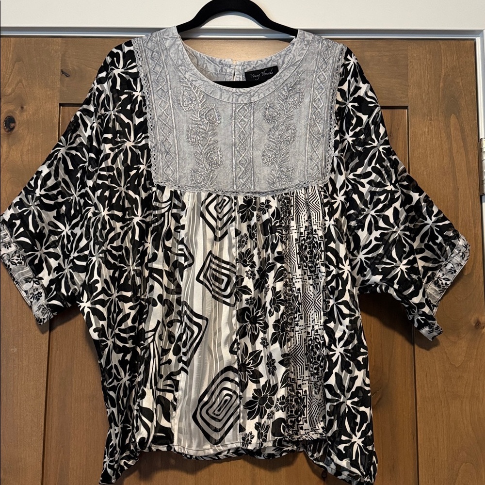 Young Threads Blouse Top Womens M Black Grey Bell Sleeves Embroidery Bohemian